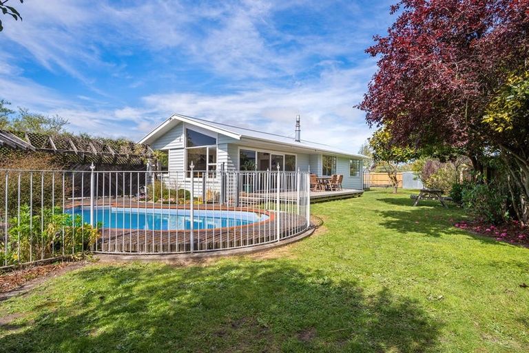 Photo of property in 17 Glenrowan Avenue, Avondale, Christchurch, 8061