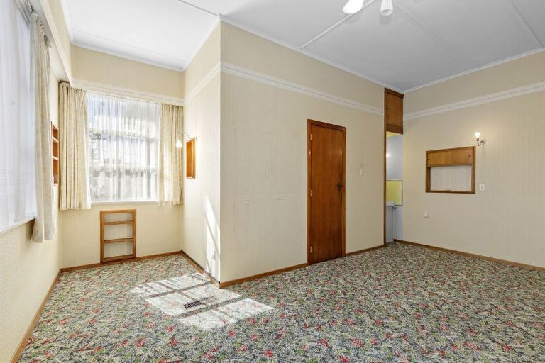 Photo of property in 194 Naenae Road, Naenae, Lower Hutt, 5011