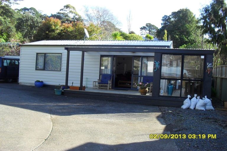 Photo of property in 11 Sandys Parade, Laingholm, Auckland, 0604