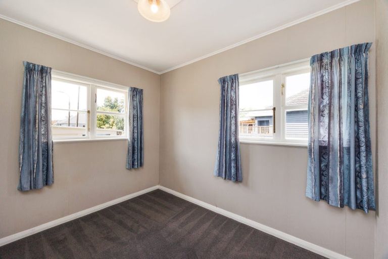 Photo of property in 43 Millar Street, Terrace End, Palmerston North, 4410