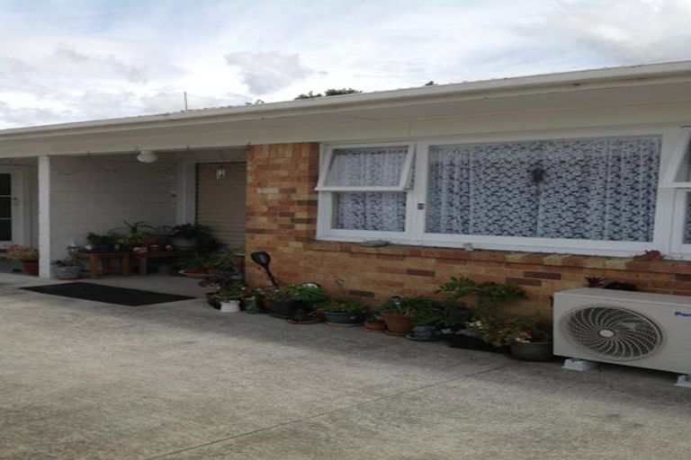 Photo of property in 2/4 Wolfe Street, Regent, Whangarei, 0112