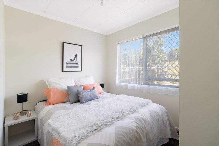 Photo of property in 72a Astley Avenue, New Lynn, Auckland, 0600