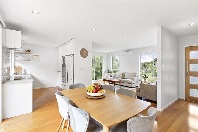 Photo of property in 35 Finn Place, Totara Vale, Auckland, 0629