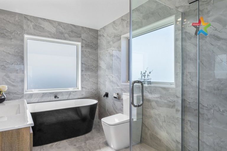 Photo of property in 2 Poto Road, Normandale, Lower Hutt, 5010