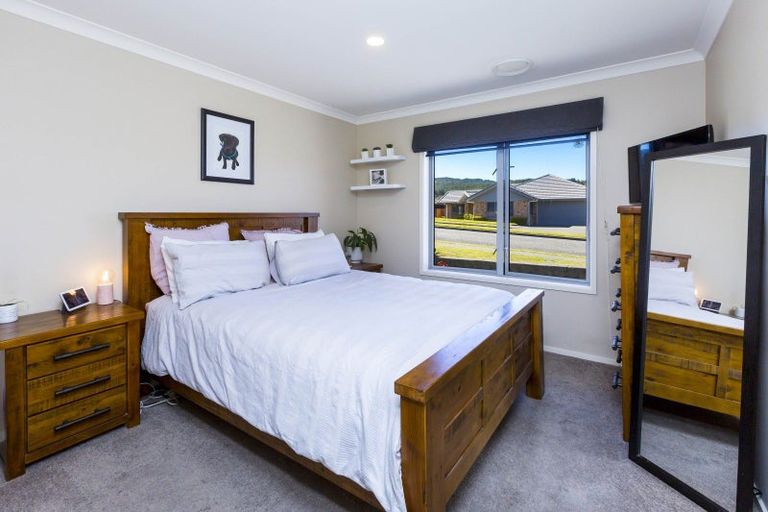 Photo of property in 118 Kirton Drive, Riverstone Terraces, Upper Hutt, 5018