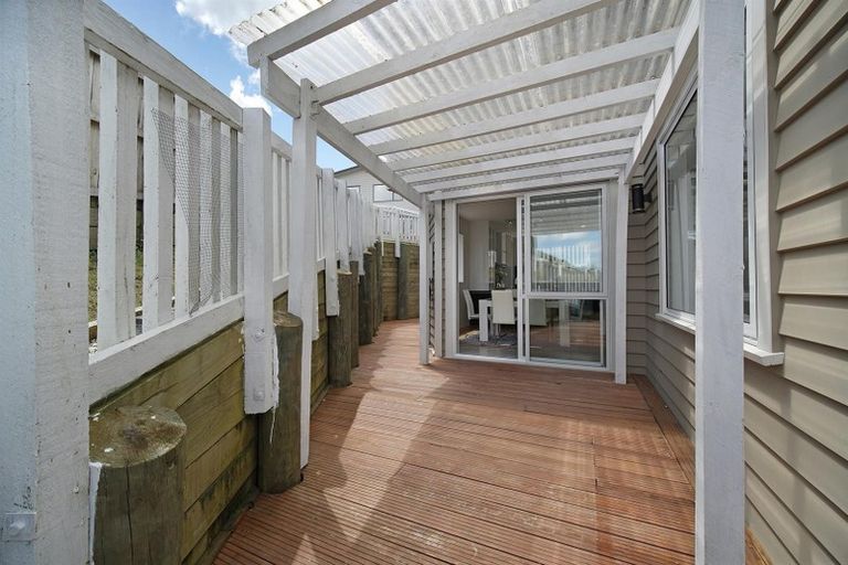 Photo of property in 116 Keri Vista Rise, Papakura, 2110