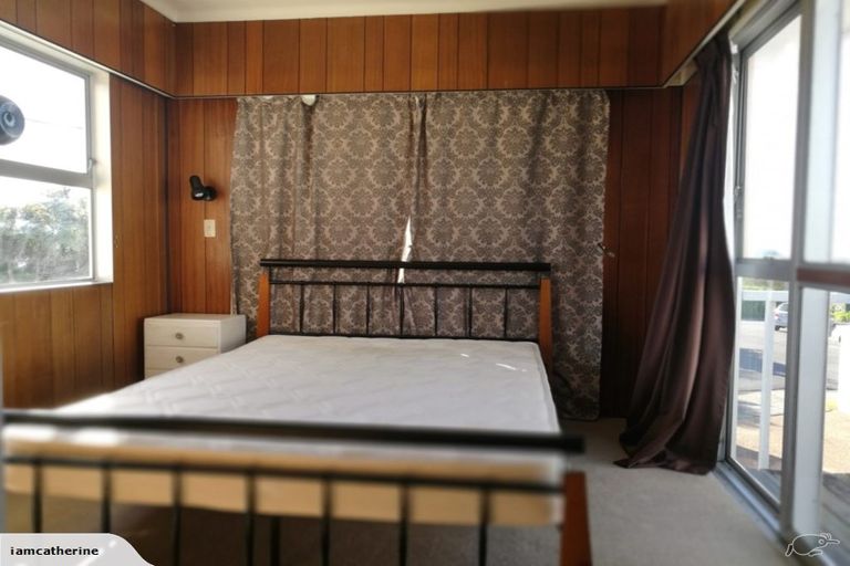 Photo of property in 1 Elizabeth Place, Mairangi Bay, Auckland, 0630