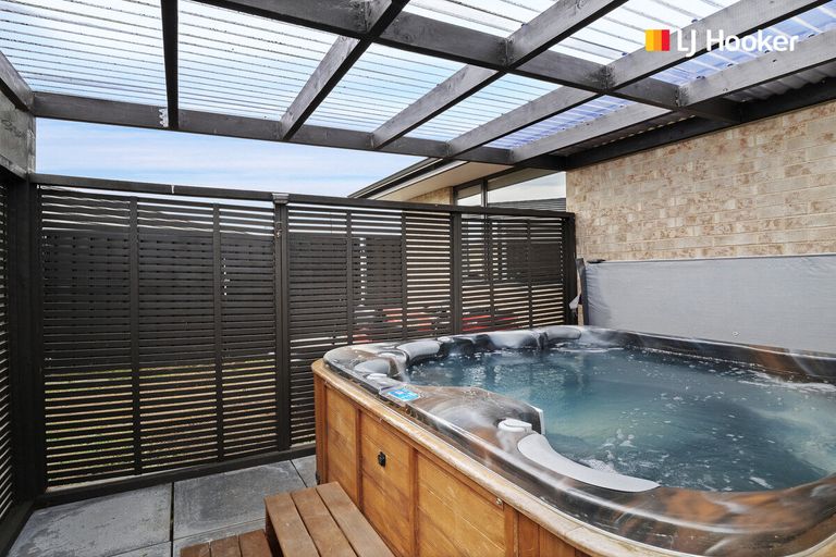 Photo of property in 32 Calluna Crescent, Mosgiel, 9024