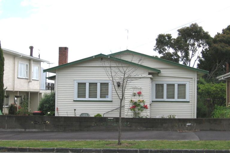 Photo of property in 6 Hawea Road, Point Chevalier, Auckland, 1022