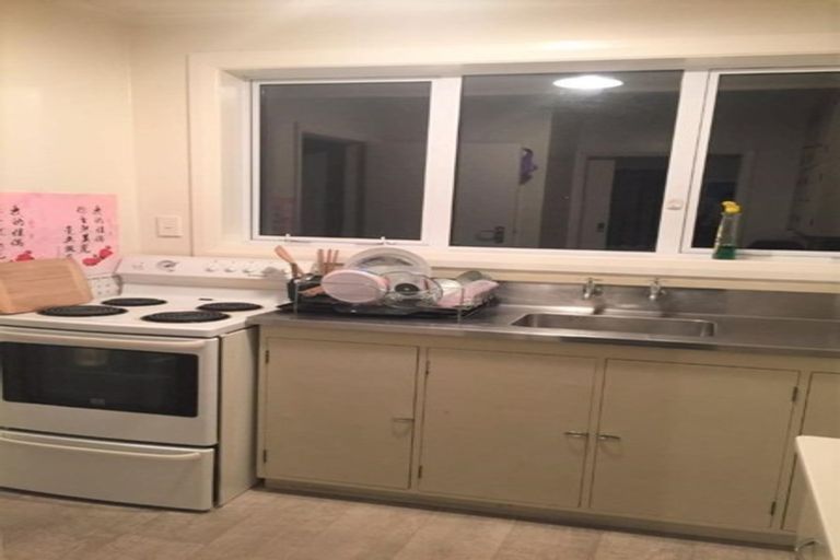 Photo of property in 1/1123 Fergusson Drive, Clouston Park, Upper Hutt, 5018