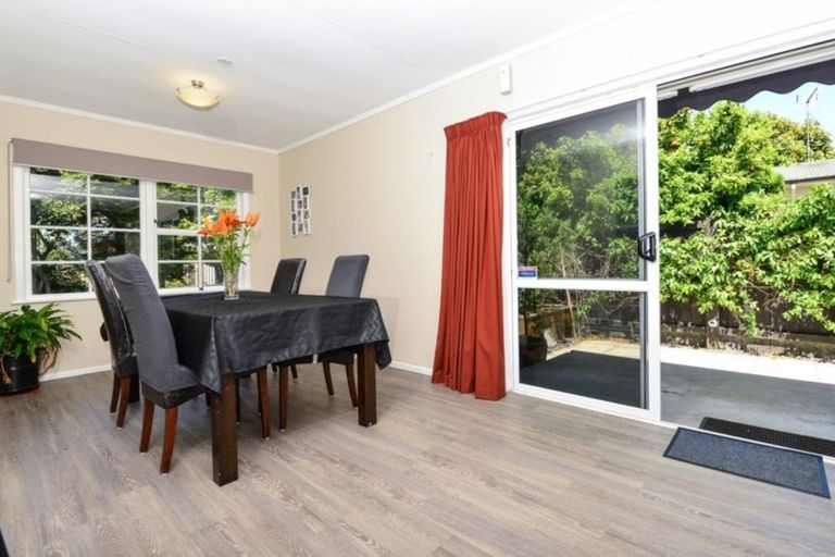 Photo of property in 1 Kohekohe Place, Pukete, Hamilton, 3200