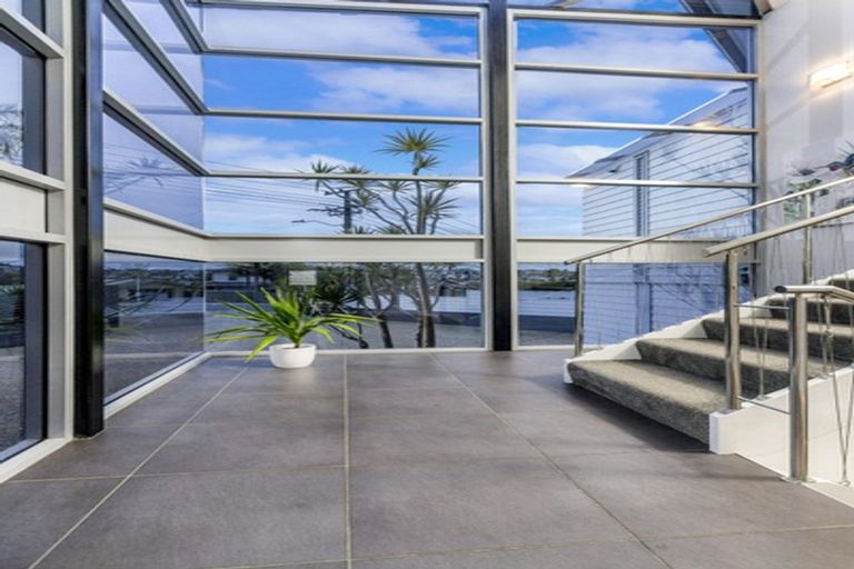 Photo of property in 1007 Beach Road, Torbay, Auckland, 0630