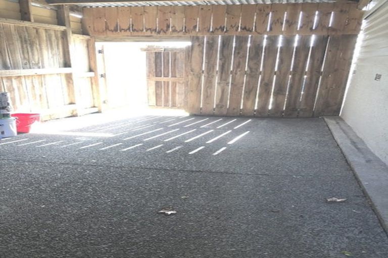 Photo of property in 1/46 College Road, Northcote, Auckland, 0627