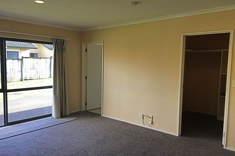Photo of property in 10 Sayes Close, East Tamaki, Auckland, 2013