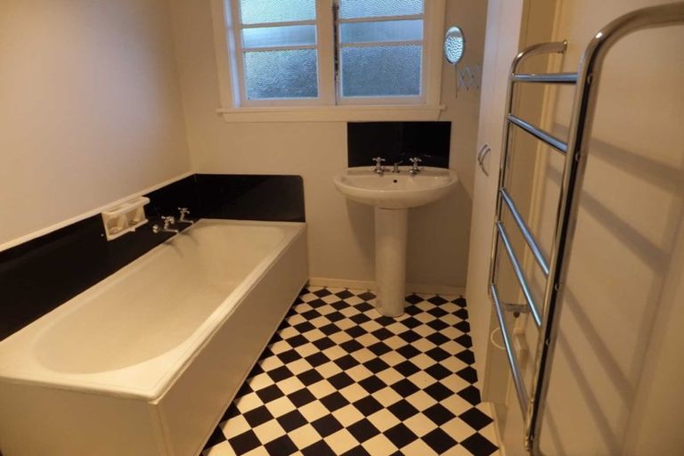 Photo of property in 120 Hamilton Avenue, Ilam, Christchurch, 8041