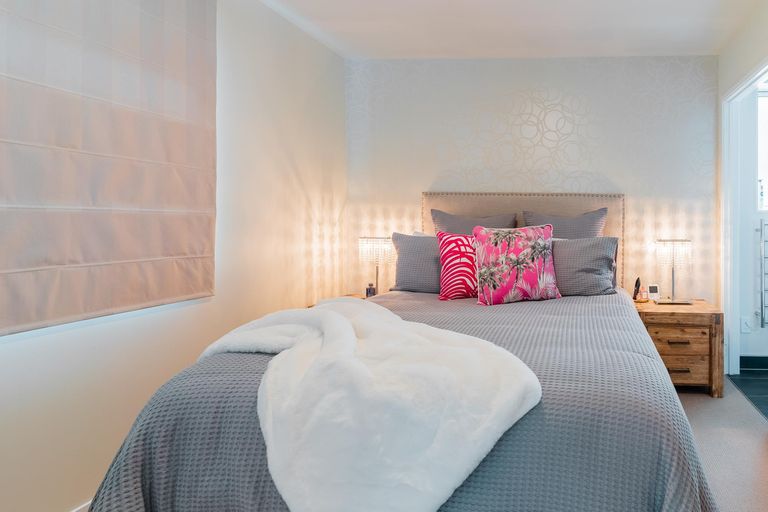 Photo of property in 5 Stitchbird Crescent, Papakura, 2110