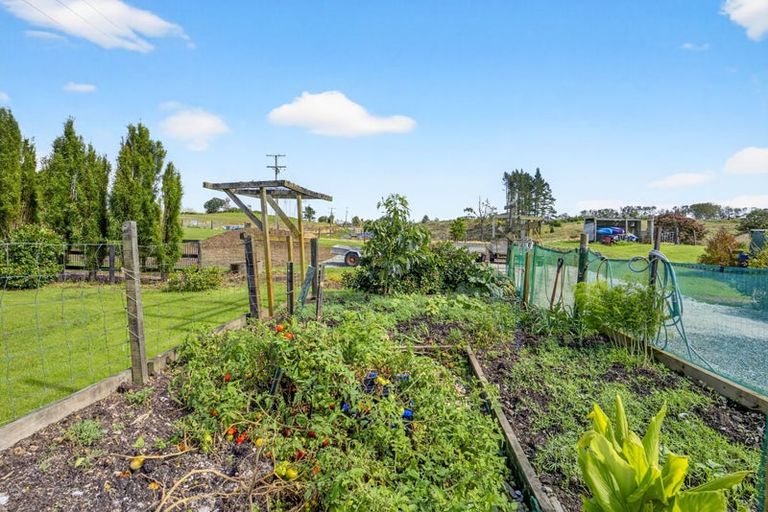 Photo of property in 252 Oneriri Road, Kaiwaka, 0573