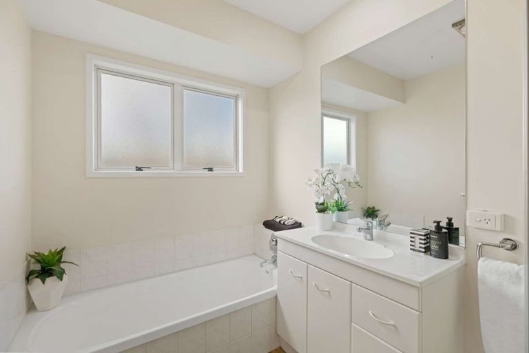 Photo of property in 11/15 O'sullivan Place, Waiuku, 2123