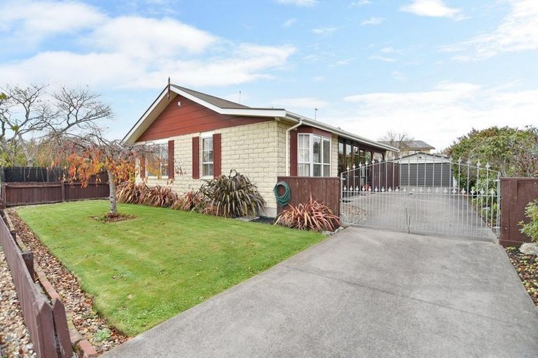 Photo of property in 50 Solomon Avenue, Redwood, Christchurch, 8051