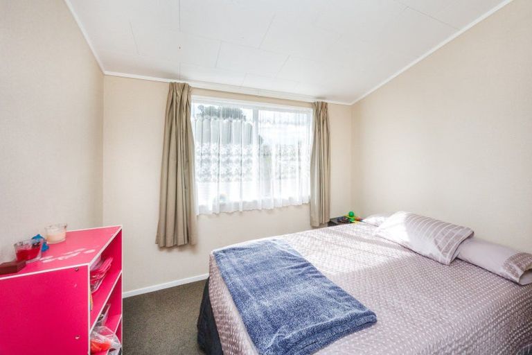 Photo of property in 28 Tiller Close, Kelvin Grove, Palmerston North, 4414