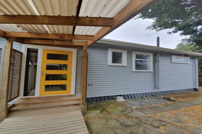 Photo of property in 21 Crispe Road, Clarks Beach, 2122