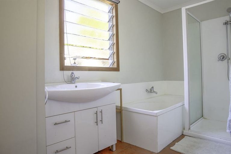 Photo of property in 24 Bennett Street, Waipawa, 4210