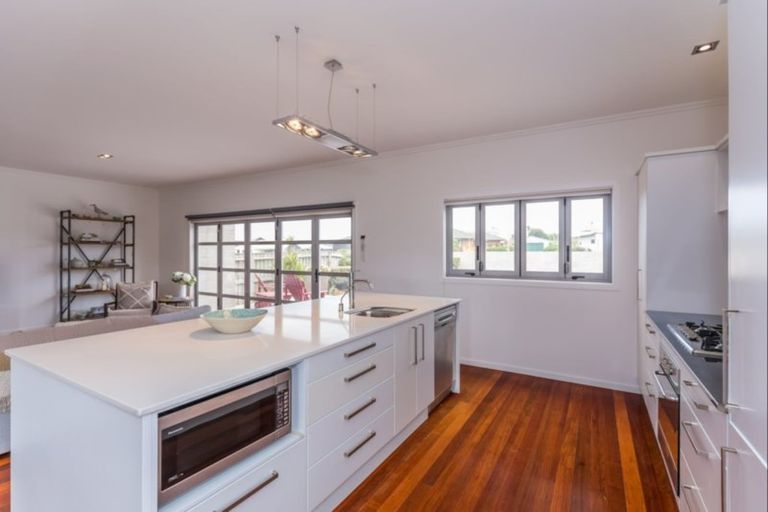 Photo of property in 42a Kent Avenue, Waitarere Beach, Levin, 5510