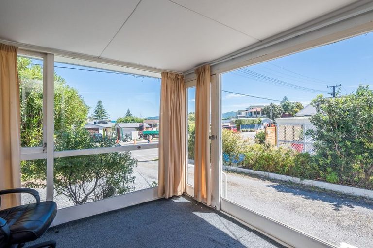 Photo of property in 16 Wharemauku Road, Raumati Beach, Paraparaumu, 5032