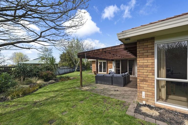 Photo of property in 17 Halcione Close, Flagstaff, Hamilton, 3210