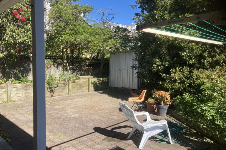 Photo of property in 2 Stanley Street, Berhampore, Wellington, 6023