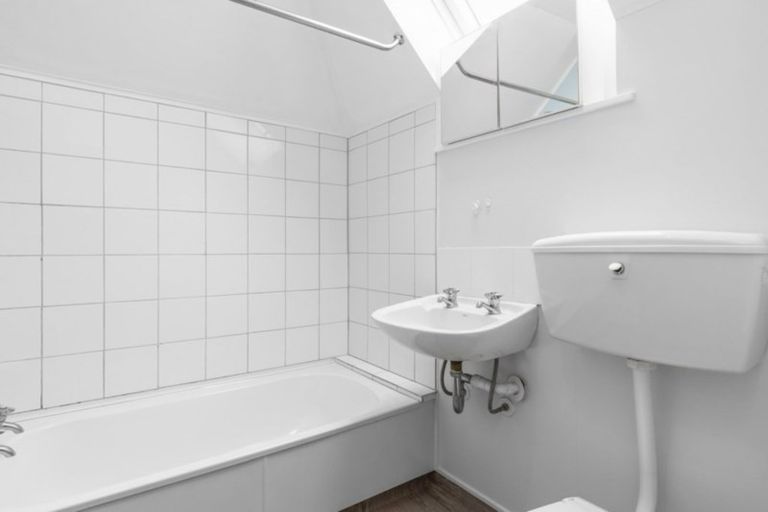 Photo of property in 15 Mcbain Grove, Avalon, Lower Hutt, 5011