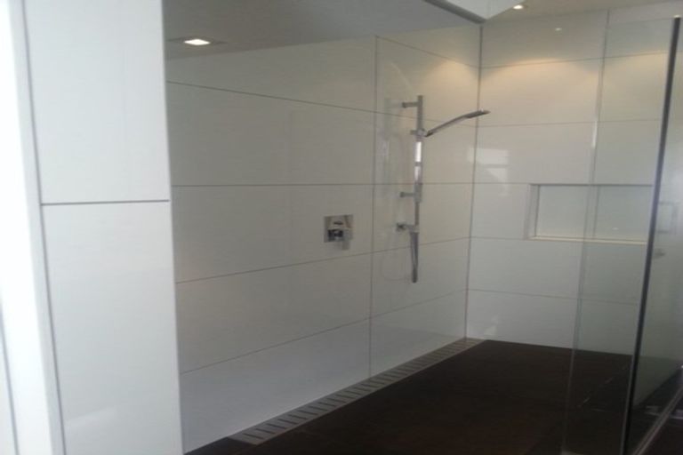 Photo of property in 31 Norwood Road, Bayswater, Auckland, 0622