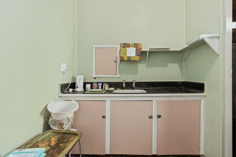 Photo of property in 9 Hukarere Road, Bluff Hill, Napier, 4110