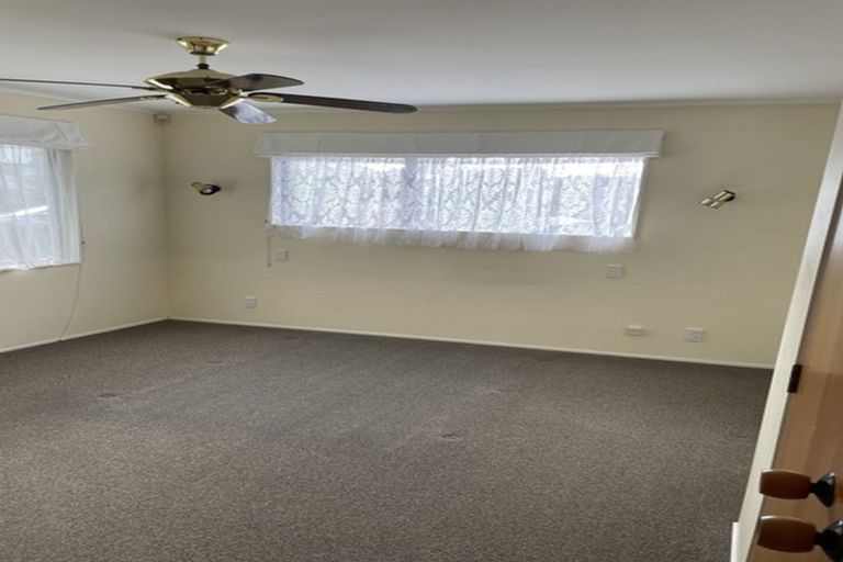 Photo of property in 2/13 Naviti Place, Browns Bay, Auckland, 0630