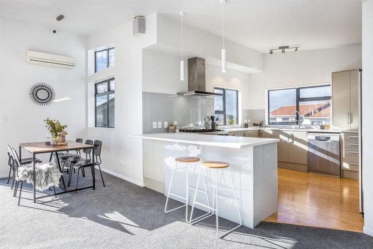 Photo of property in 15 Patiki Place, Titahi Bay, Porirua, 5022