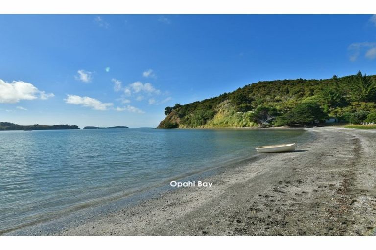 Photo of property in 11 Opahi Bay Road, Mahurangi West, Warkworth, 0983