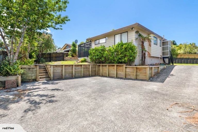 Photo of property in 3 Sarajevo Place, Massey, Auckland, 0614