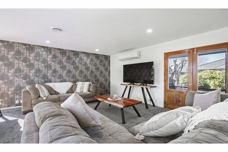 Photo of property in 1 Appleton Place, Woodend, 7610