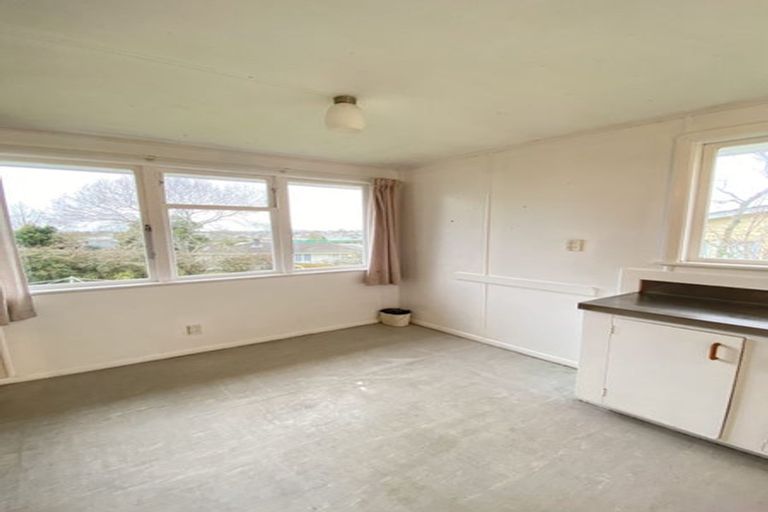 Photo of property in 51 Potter Avenue, Northcote, Auckland, 0627