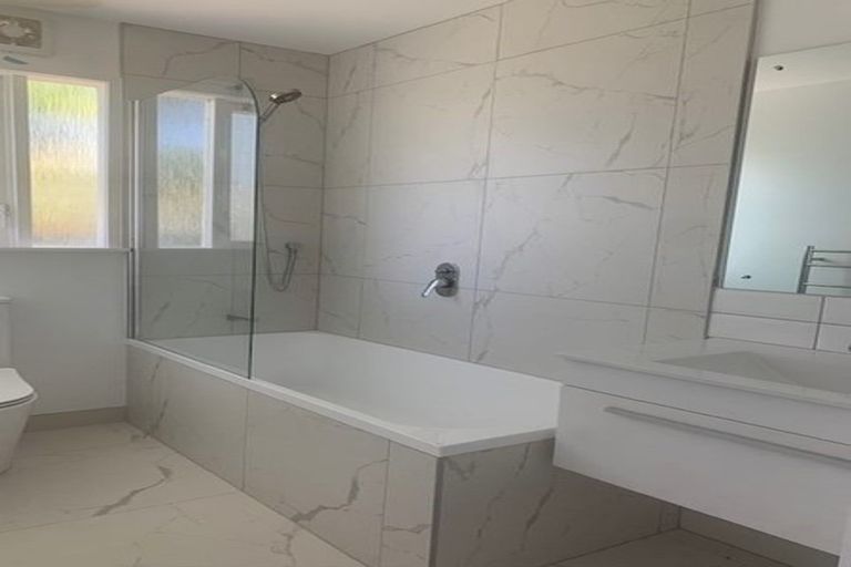 Photo of property in 40 Richards Avenue, Forrest Hill, Auckland, 0620