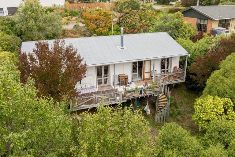 Photo of property in 27 Te Papau Crescent, Diamond Harbour, 8972