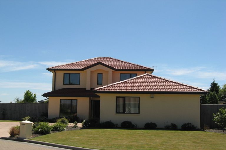Photo of property in 8 Henridge Place, Avonhead, Christchurch, 8042