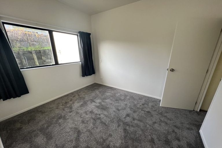 Photo of property in 8 Burgundy Park Avenue, Henderson, Auckland, 0612