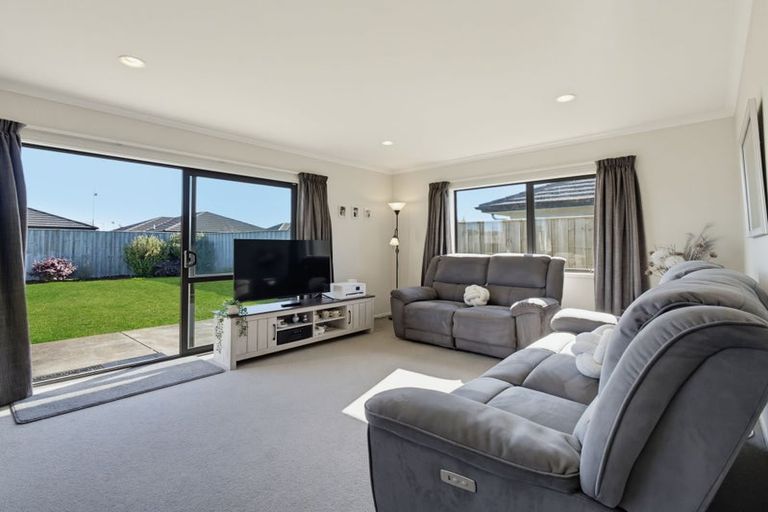 Photo of property in 35 Pakohe Street, Pegasus, 7612