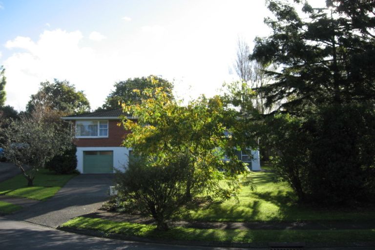 Photo of property in 5 Gerwyn Place, Pakuranga Heights, Auckland, 2010