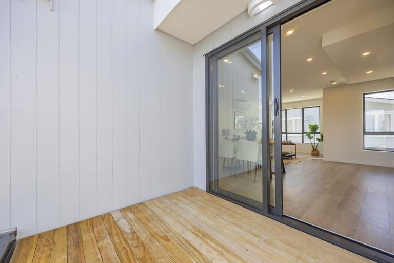 Photo of property in 8/8 Sheehan Road, Te Atatu South, Auckland, 0610