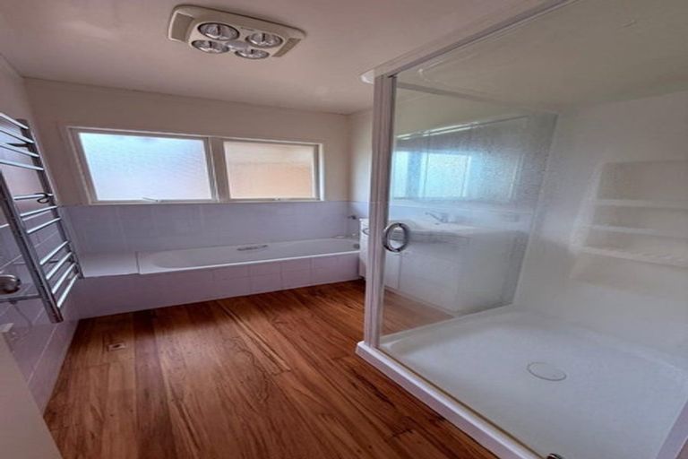 Photo of property in 28 Velma Road, Hillcrest, Auckland, 0627