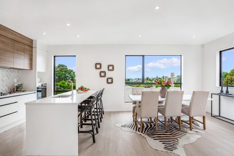 Photo of property in 16a Sheridan Drive, New Lynn, Auckland, 0600