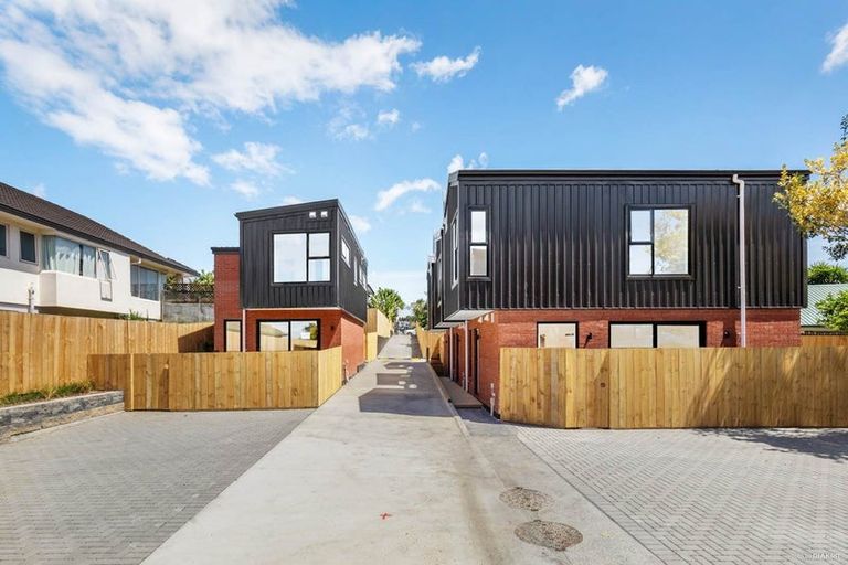 Photo of property in 7/24 Carnoustie Drive, Wattle Downs, Auckland, 2103