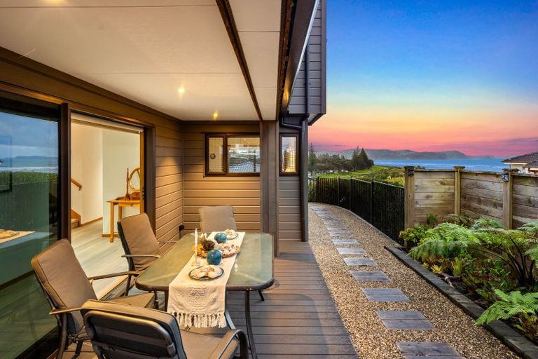 Photo of property in 57 Rosario Crescent, Red Beach, 0932